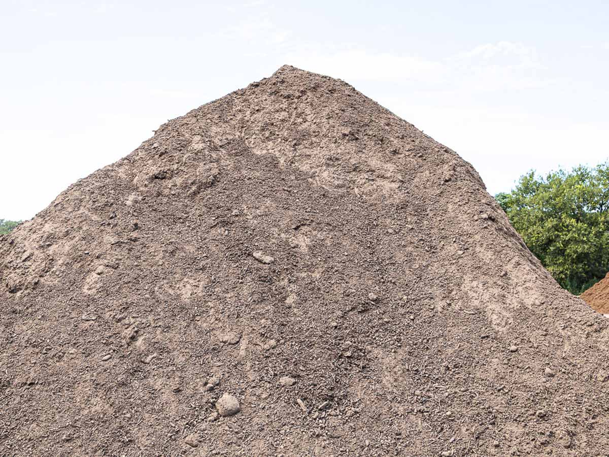 Pile of Garden-Ville Simple Soil topsoil and compost blend